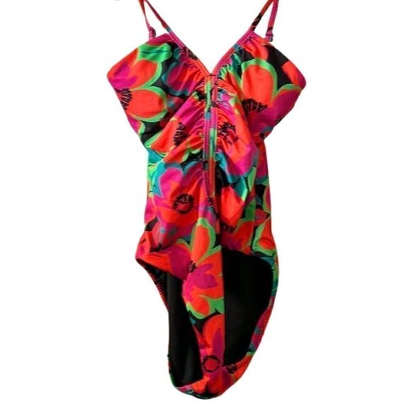 Women's Printed Gardener Shirred-Front One-Piece Swimsuit - Picture 7 of 10